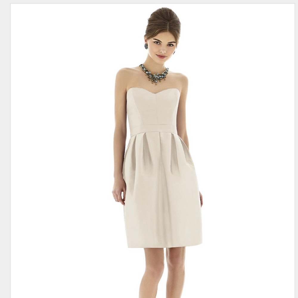 ALFRED SUNG Prom Dress — Size 4